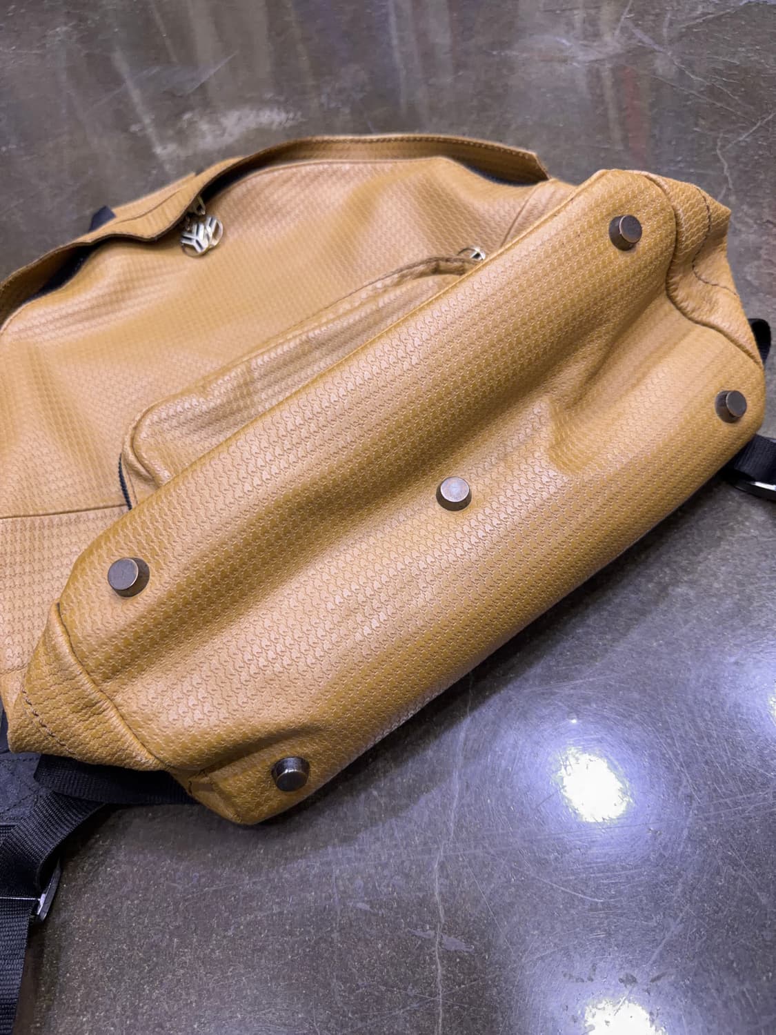 이스트팩 x 가스파드 유키에비치 레더 백팩 상품이미지8