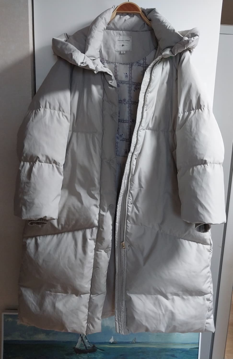 써스데이 아일랜드 롱패딩 상품이미지1