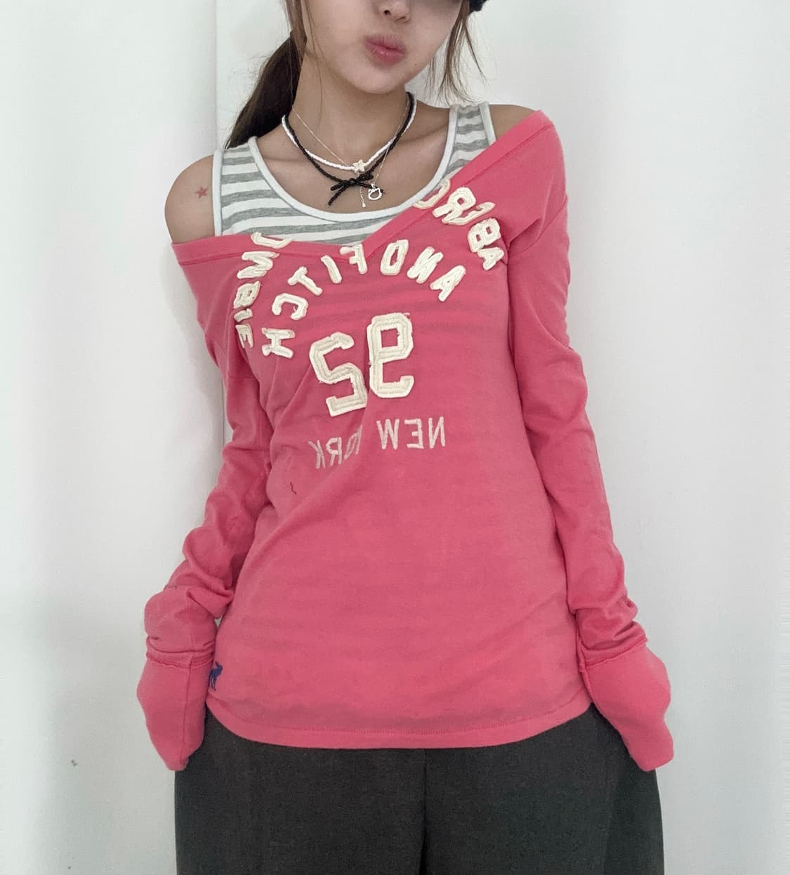 아베크롬비 슬림핏 딱붙 브이넥 오프숄더 롱슬리브 상품이미지1