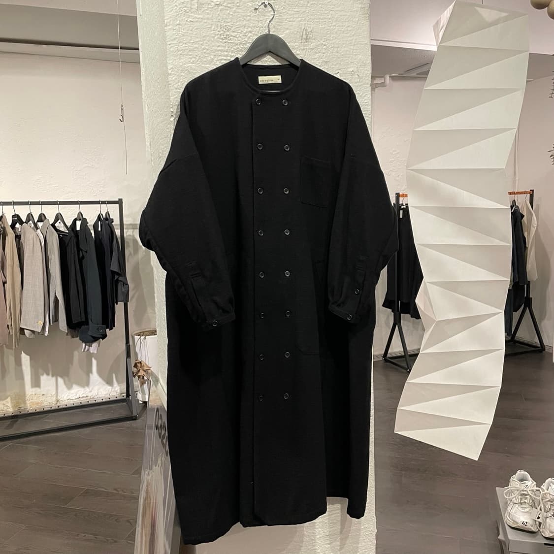 랑데뷰 오 글로브 버튼 디테일 울 코트 상품이미지1