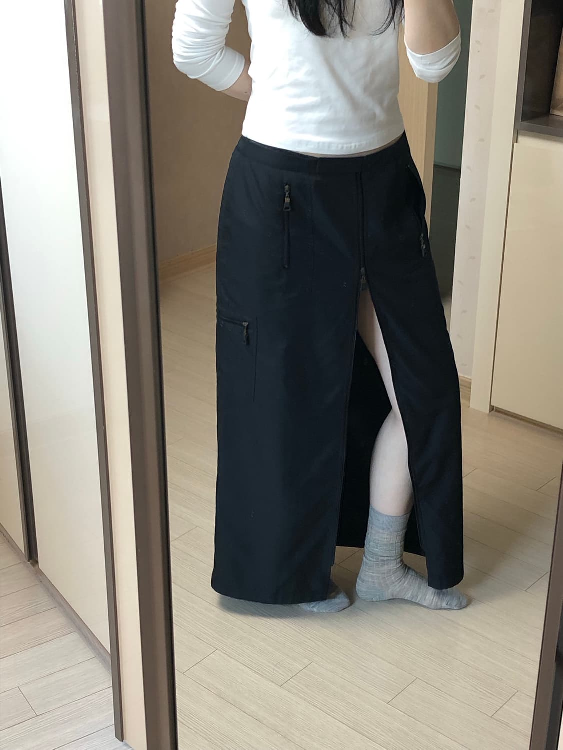 검정 나일론 앞지퍼 트임 맥시스커트 롱스커트 프라다스포츠 고프코어 상품이미지1