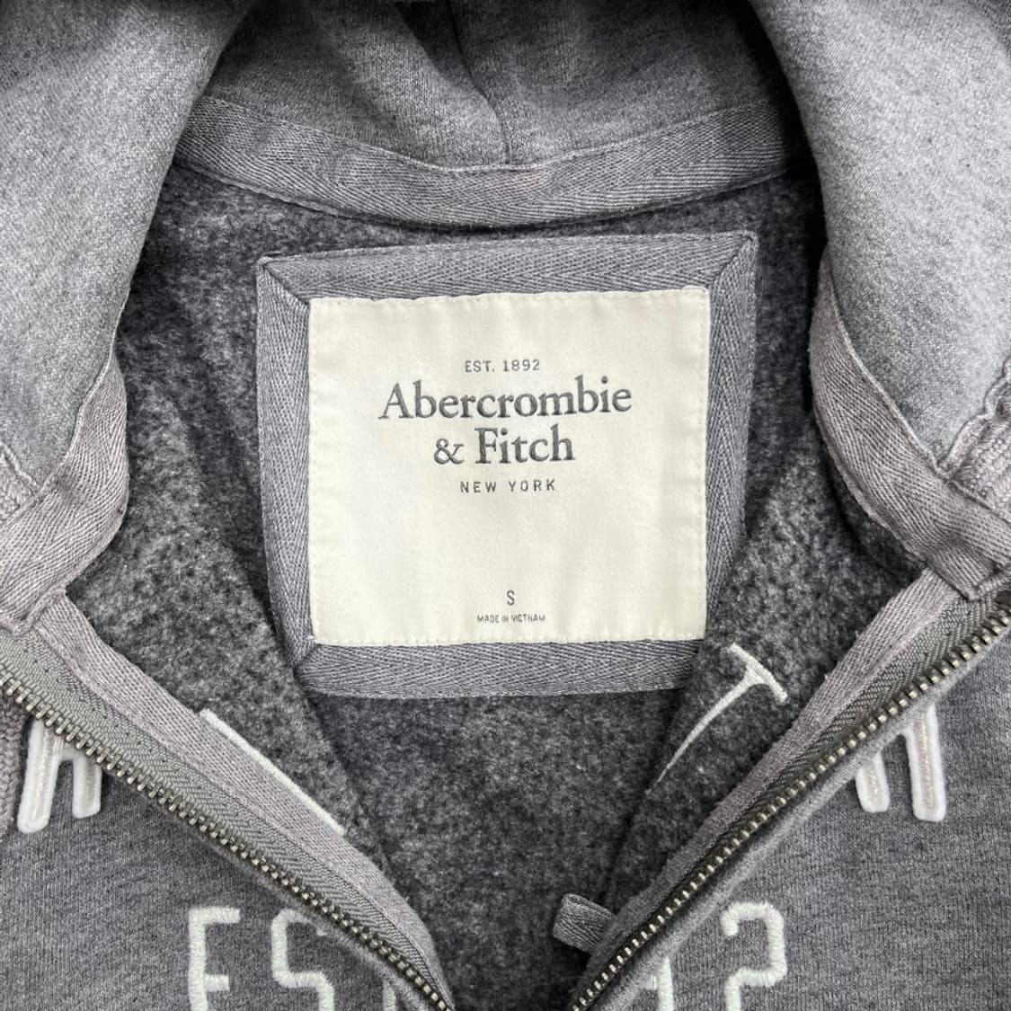 아베크롬비 딱붙핏 글리터 센터로고 그레이 후드집업 S 상품이미지5