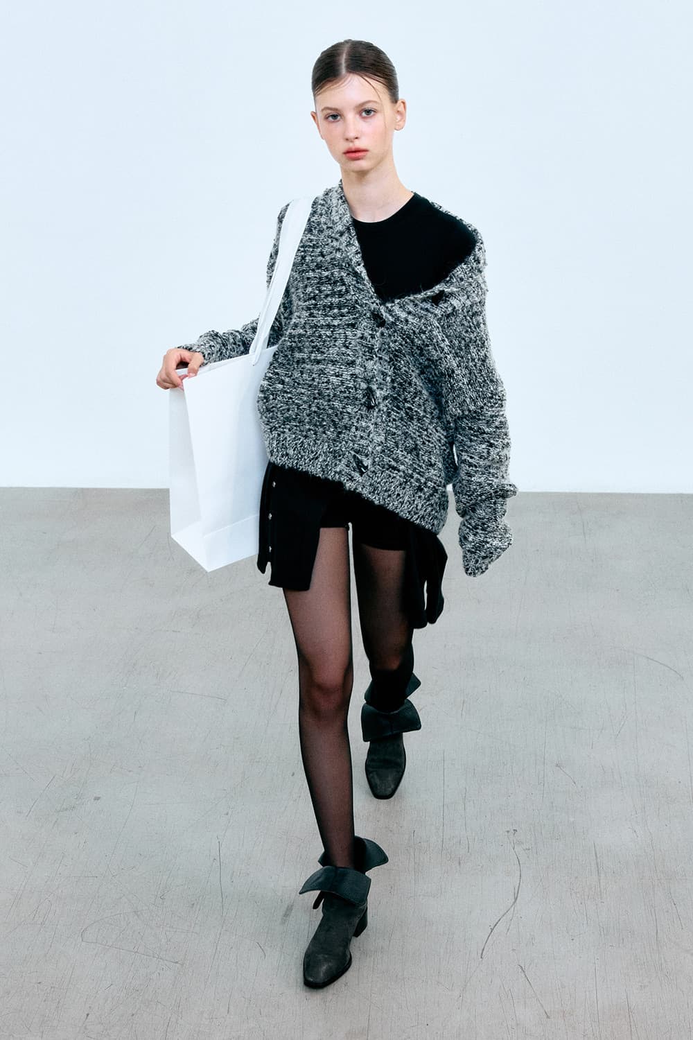 더오유 알파카 믹스 토글 니트 가디건 블랙 상품이미지1