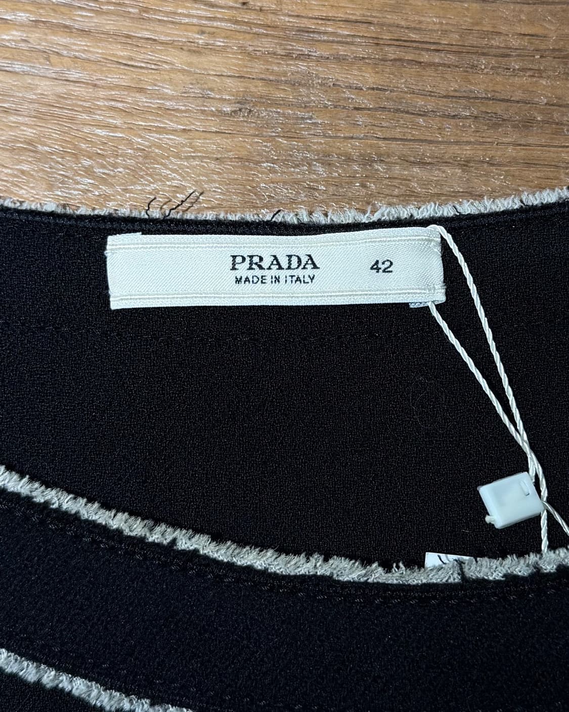 프라다 블랙 벨트 플레어 미디 드레스 상품이미지7