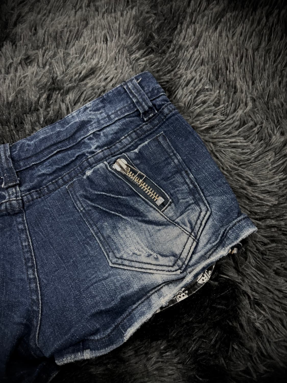 히든 스컬 지퍼디테일 중청 워싱 데님 숏팬츠 상품이미지6