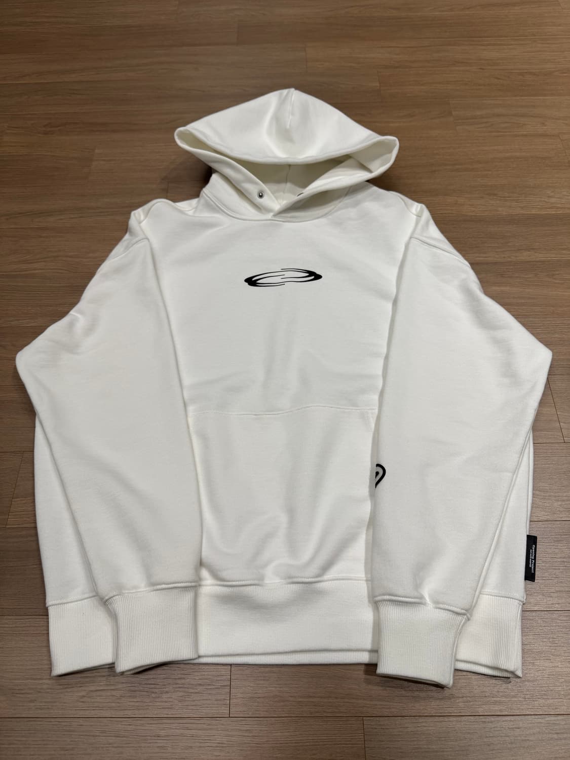 오프닝프로젝트 아이덴티티 서울 로고 후드 화이트 상품이미지3