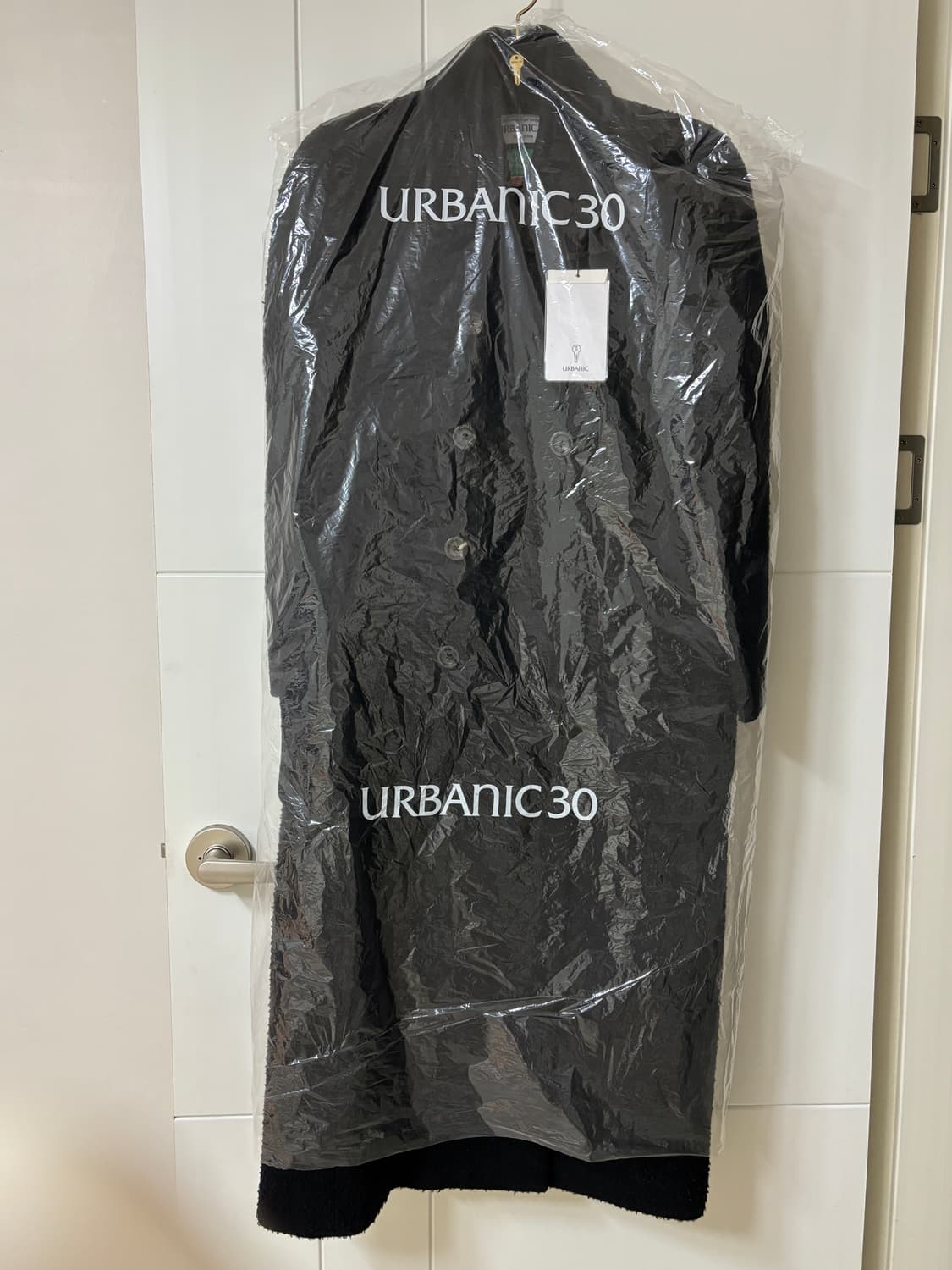 [미착] 얼바닉30 카센티노 마렘마 블랙 더블 코트 상품이미지4