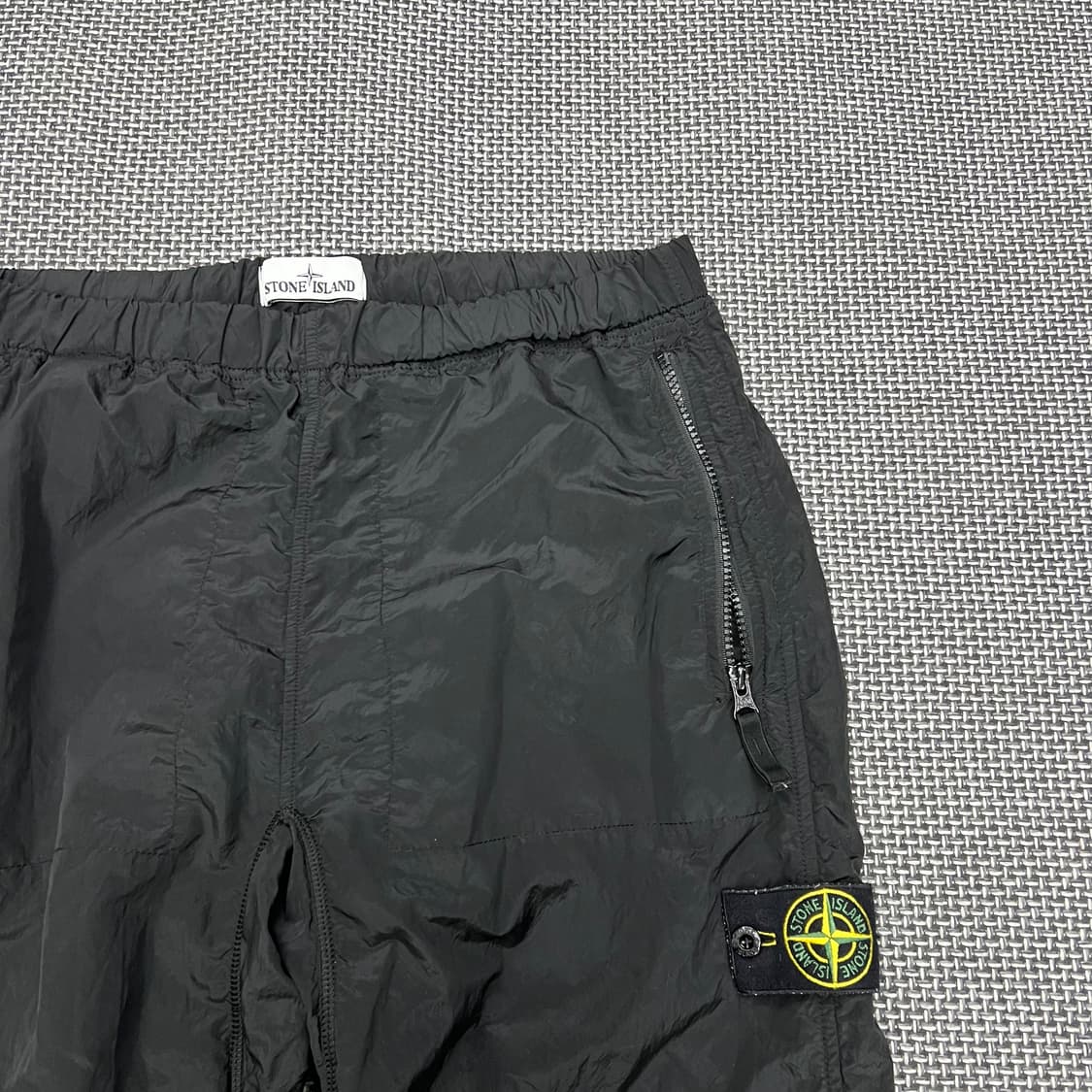 스톤아일랜드 나일론 조거팬츠 블랙 상품이미지2