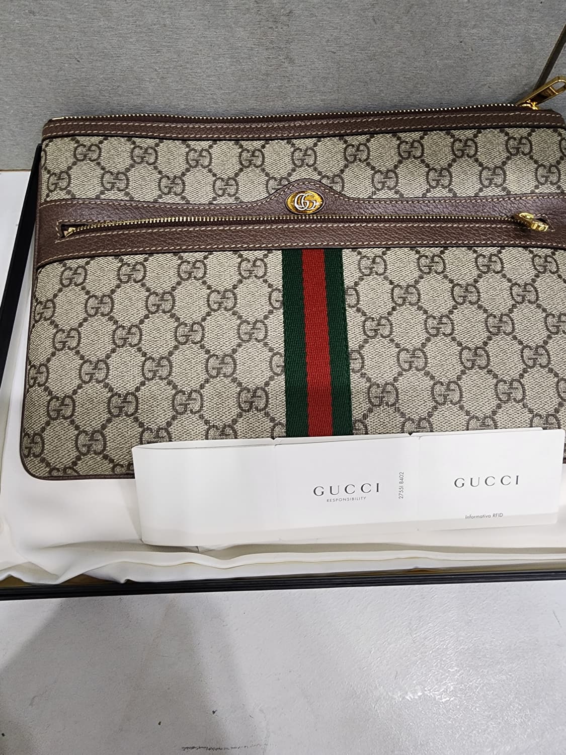 구찌 오피디아GG슈프림 클러치 상태최고 상품이미지7