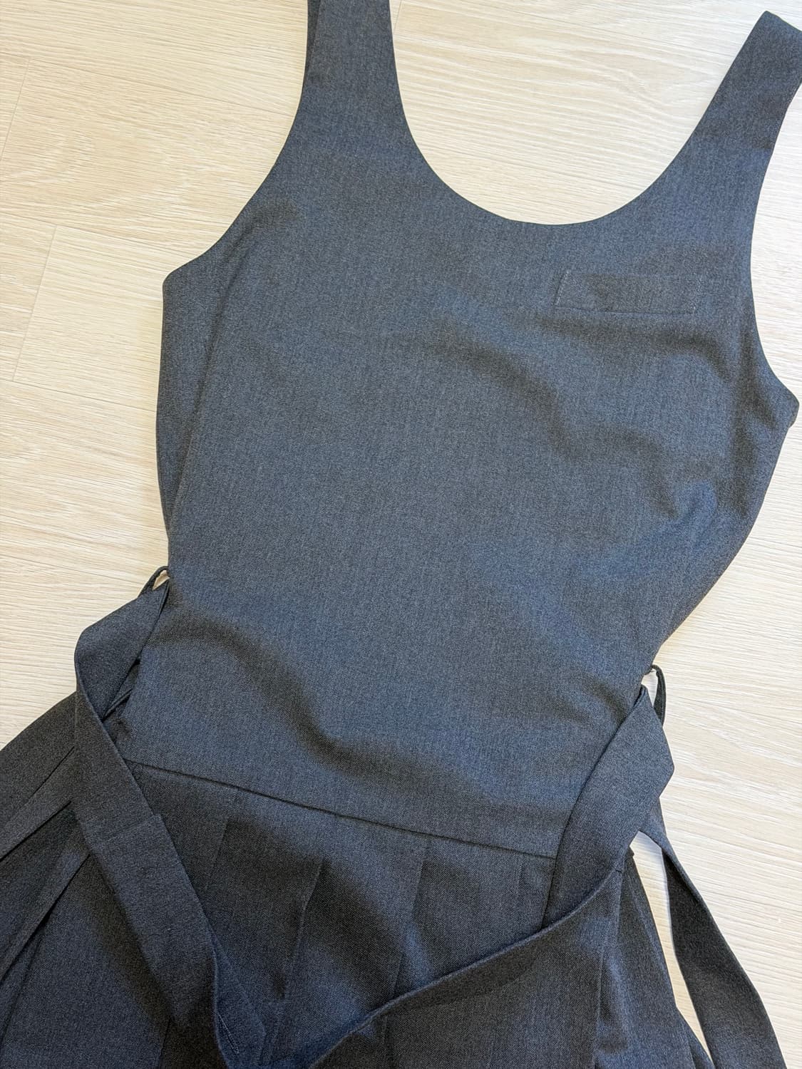 오픈와이와이 BELTED PLEATED MINI DRESS, GRAY 상품이미지6