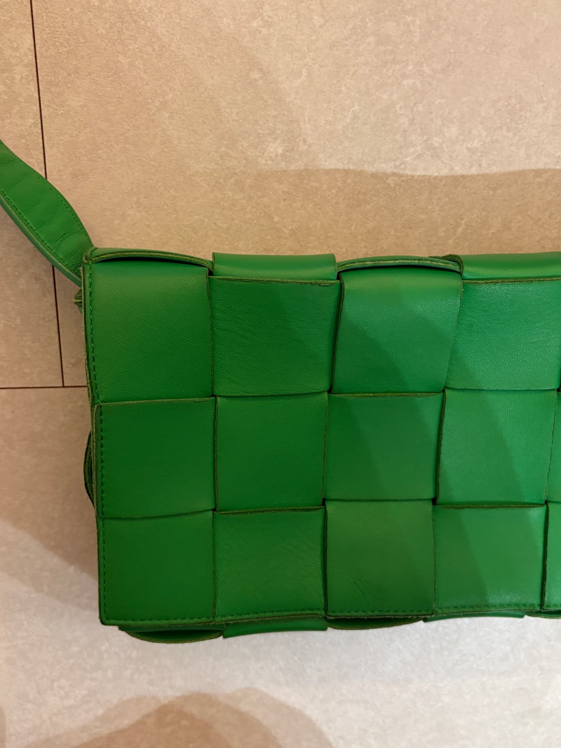 보테가 카세트백 스몰 상품이미지3