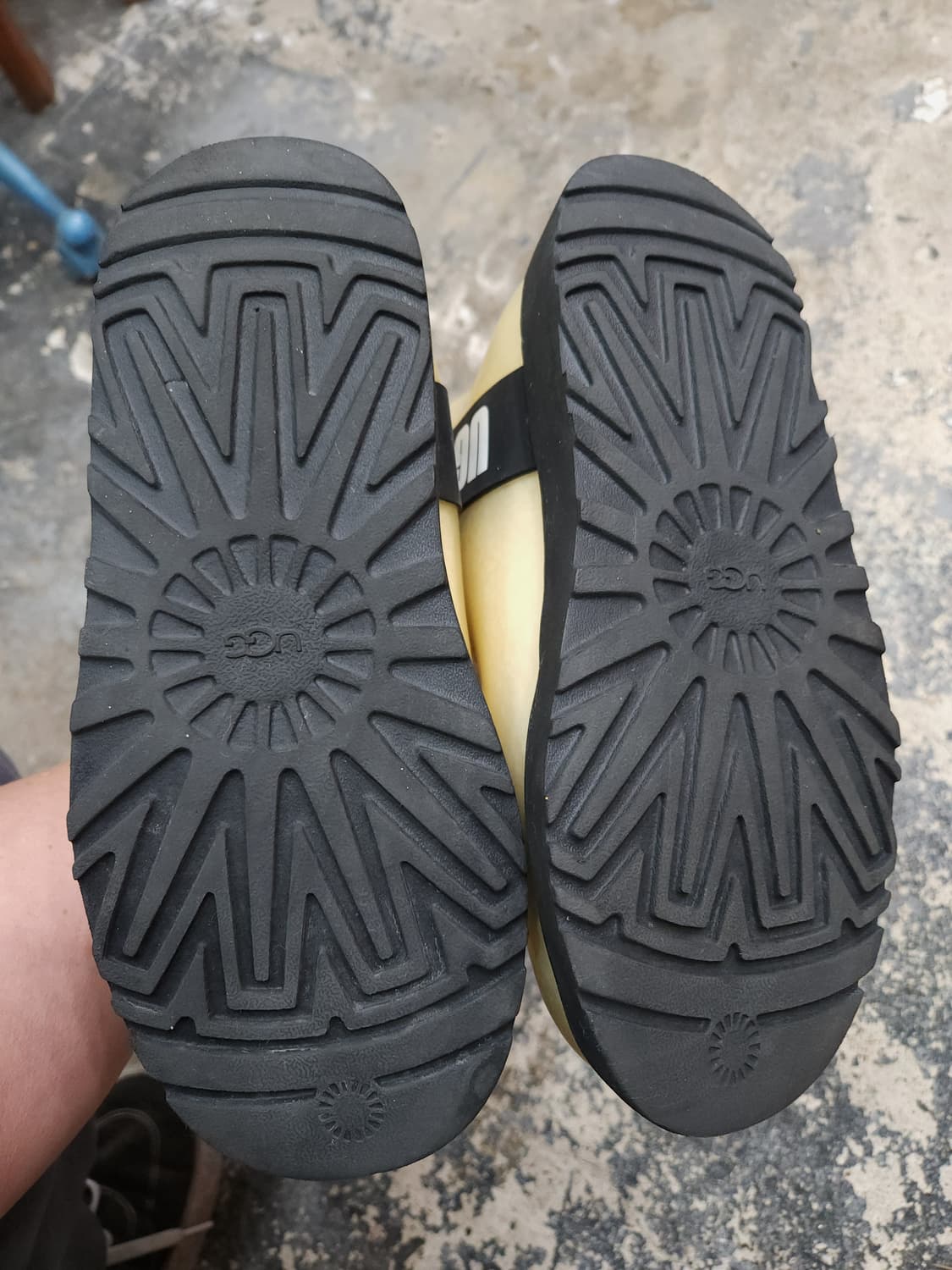 어그 클래식 클리어 미니부츠

240mm 상품이미지5