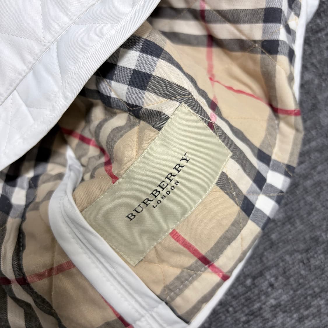 버버리 런던 안감 노바체크 퀄팅 자켓 상품이미지6