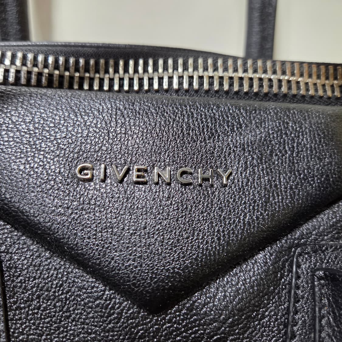 지방시 안티고나 라지 토트 상품이미지2