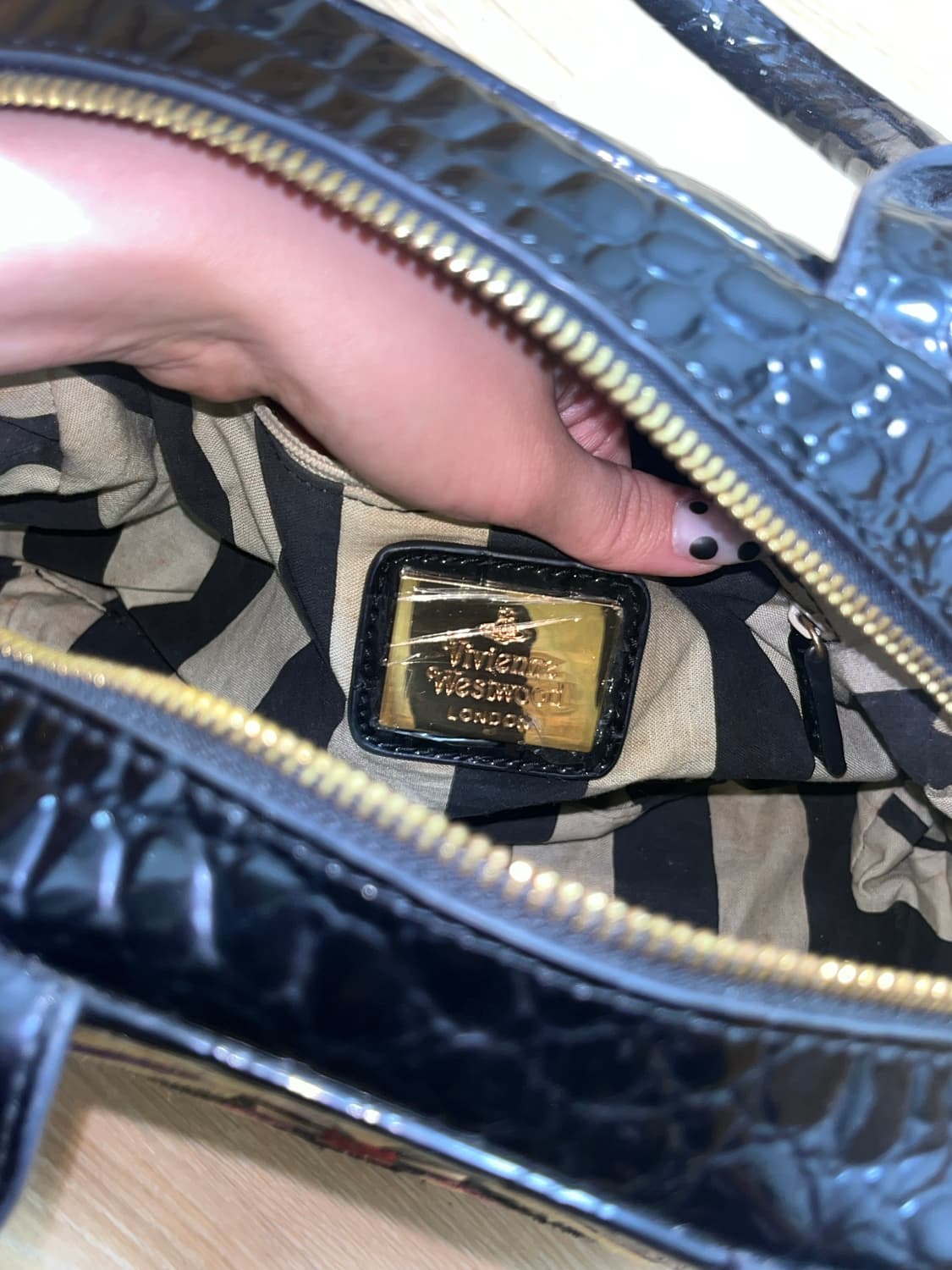 비비안웨스트우드 볼링백 페이턴트 가죽 상품이미지10