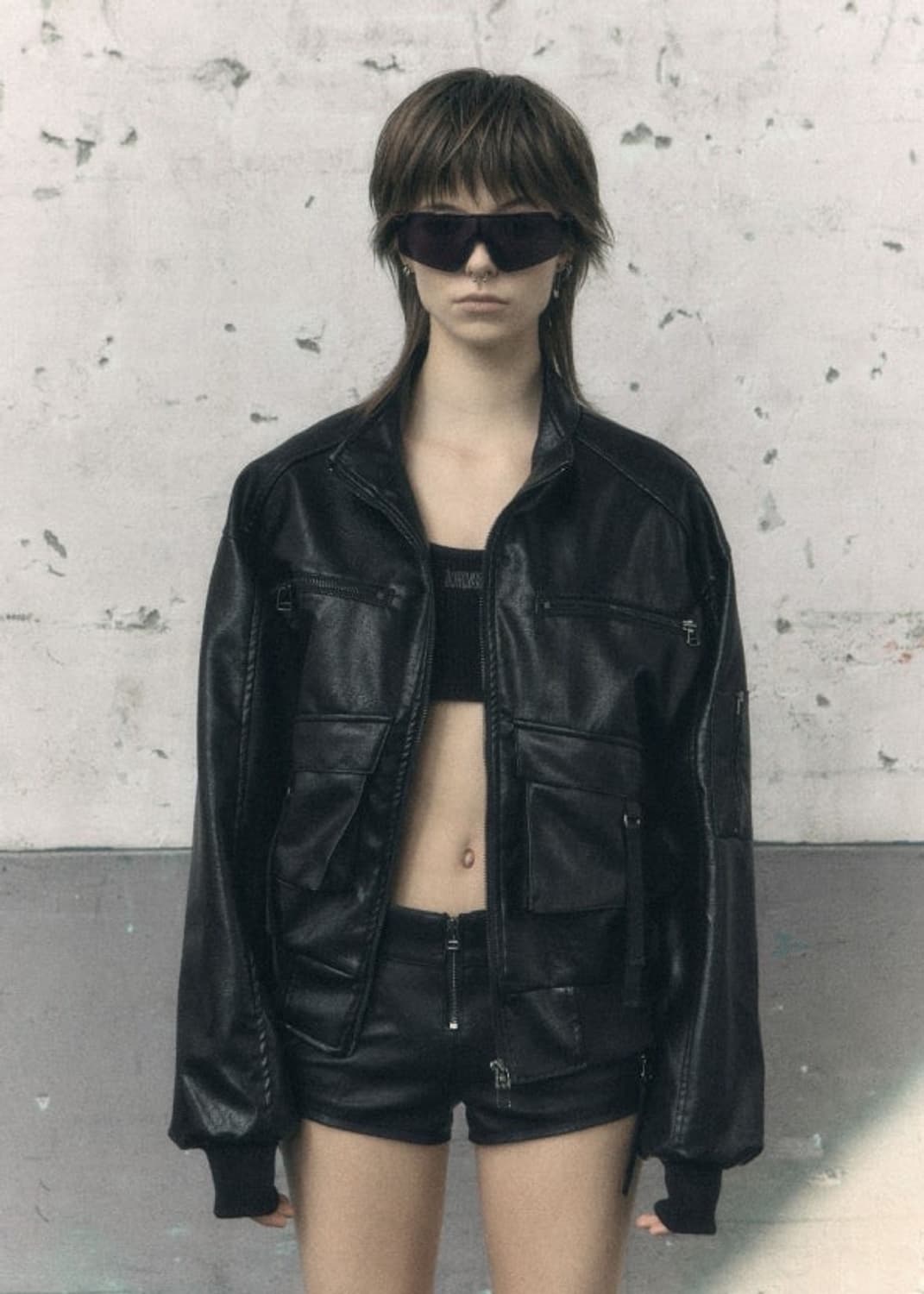 보헤미안서울 하이넥 포켓 레더 점퍼 상품이미지1