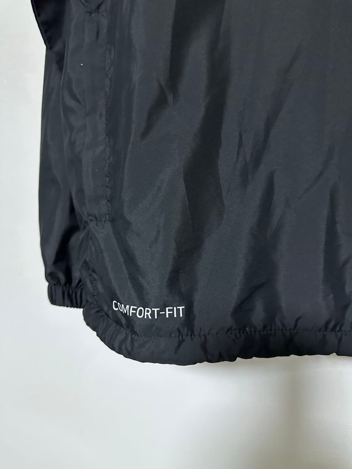 JUNTAS 검정색 바람막이 상품이미지2