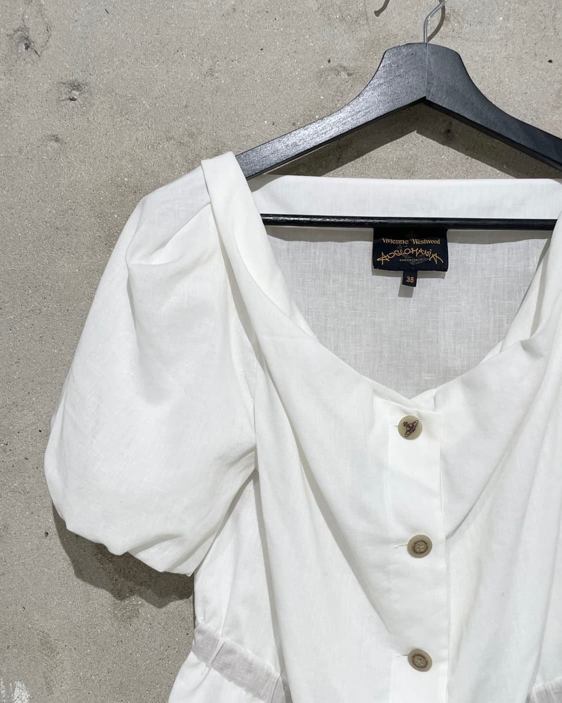 비비안 웨스트우드 앵글로마니아 화이트 퍼프 슬리브 버튼 블라우스 상품이미지2