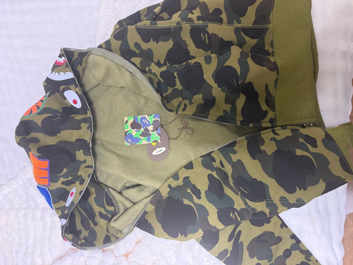 베이프 카모 샤크 후드 집업 상품이미지2