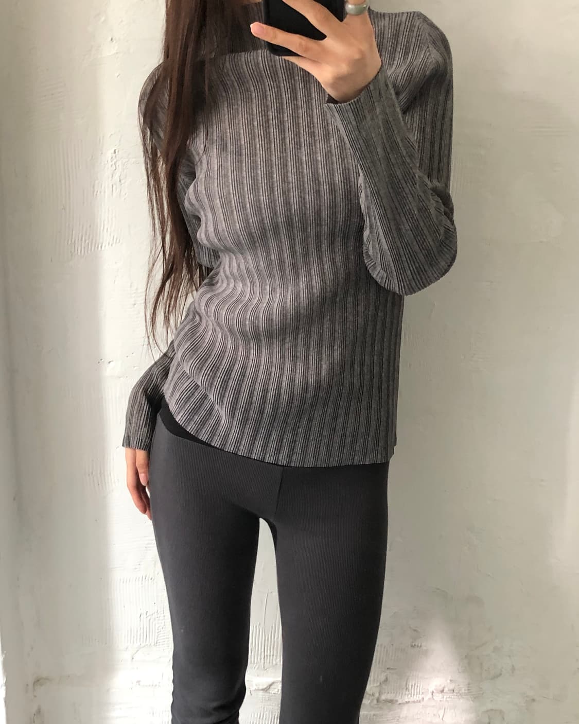 Pleats Please 플리츠플리즈 그레이 플리츠 긴팔 티셔츠 상품이미지1