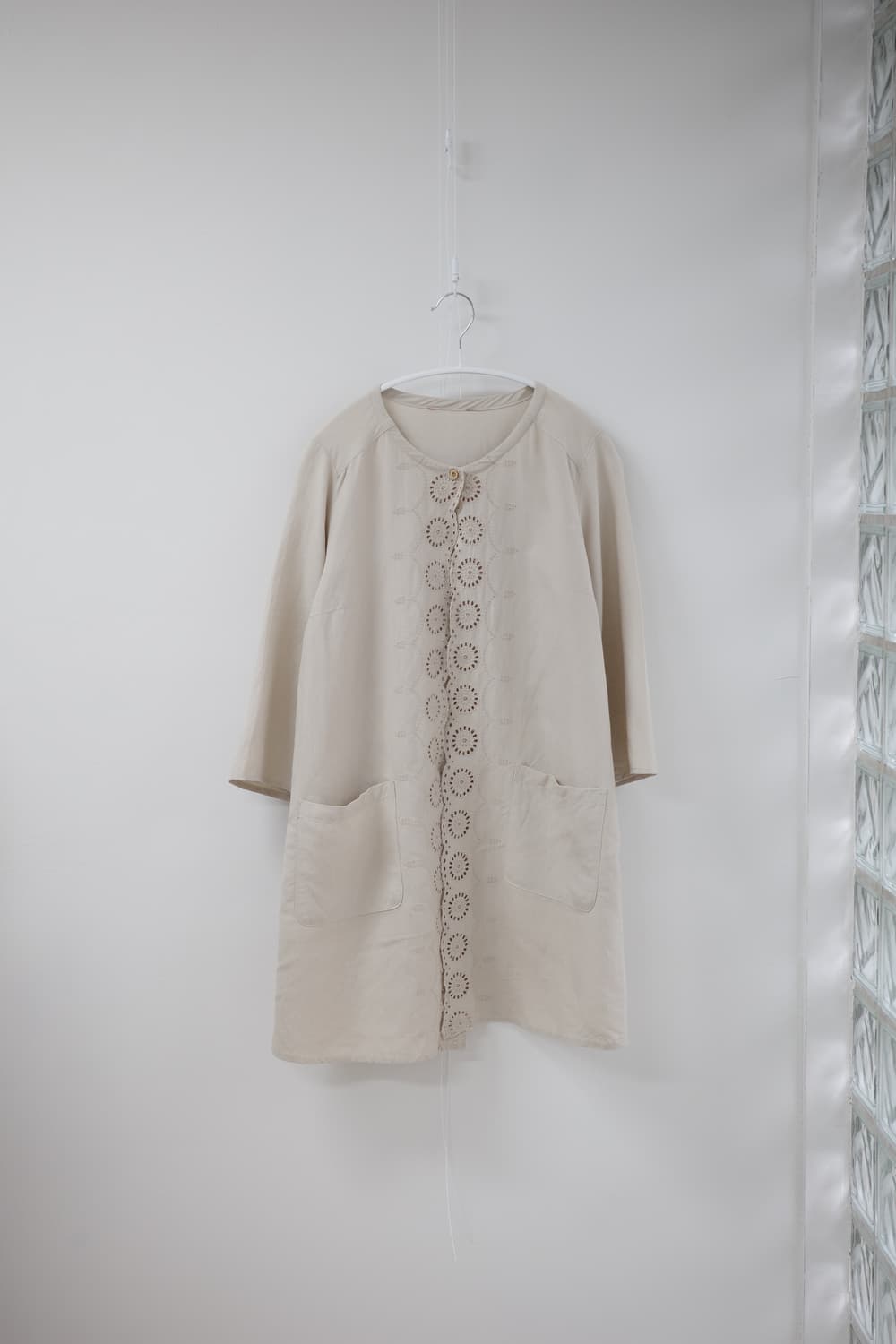 Light beige punching one-piece 상품이미지3