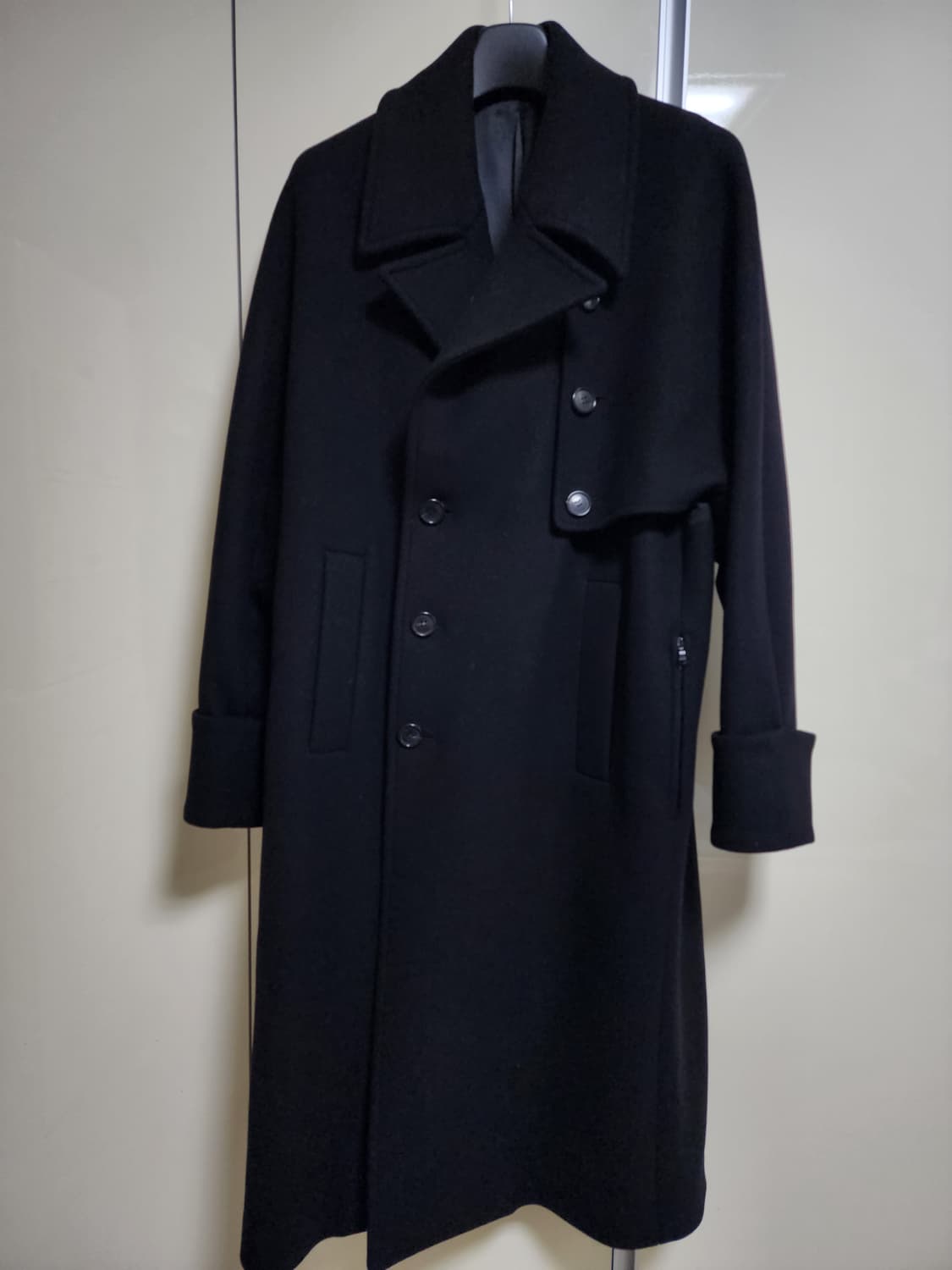 (새상품)솔리드옴므 30주년 런웨이 블랙 코트 46사이즈 상품이미지3