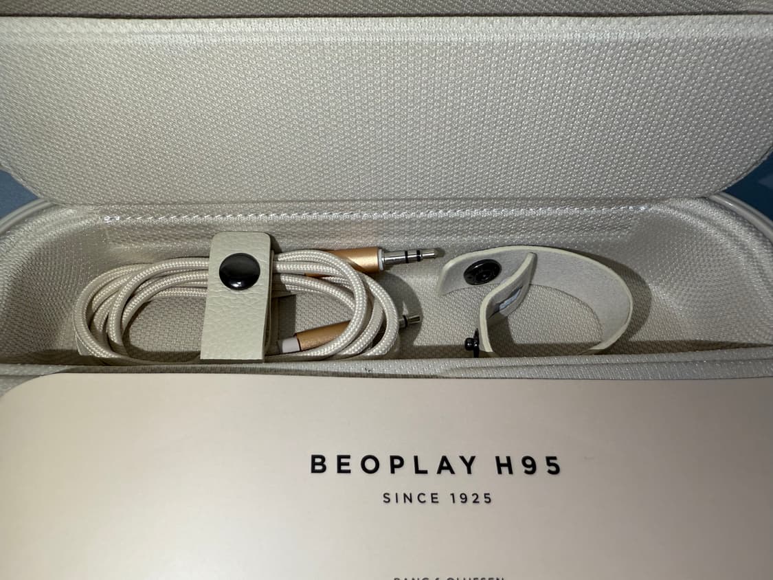 (B&O) 뱅앤올룹슨 h95 헤드폰 골드 색상 상품이미지4