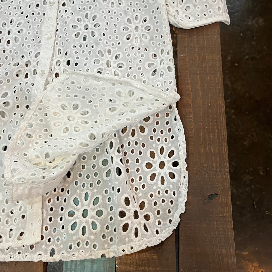 나라카미체 나라까미체 아일릿 자수 롱 셔츠 상품이미지6