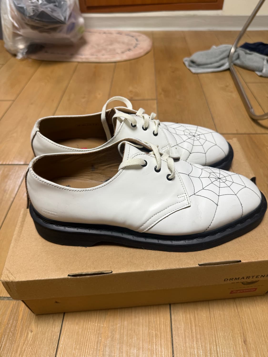 닥터마틴 슈프림 스파이더웹270 상품이미지2