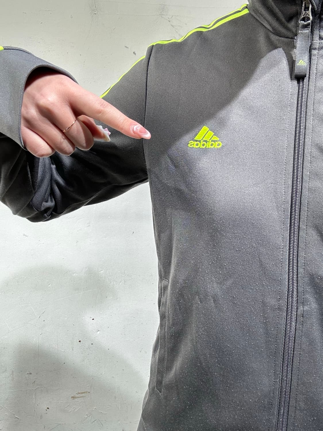 아디다스 차콜 네온 삼선 트랙탑 져지 90 상품이미지4