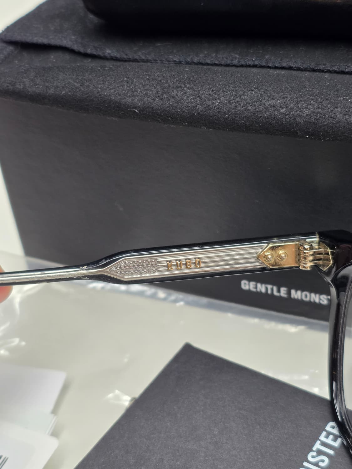 젠틀몬스터 KUBO 01 블랙 안경 상품이미지6