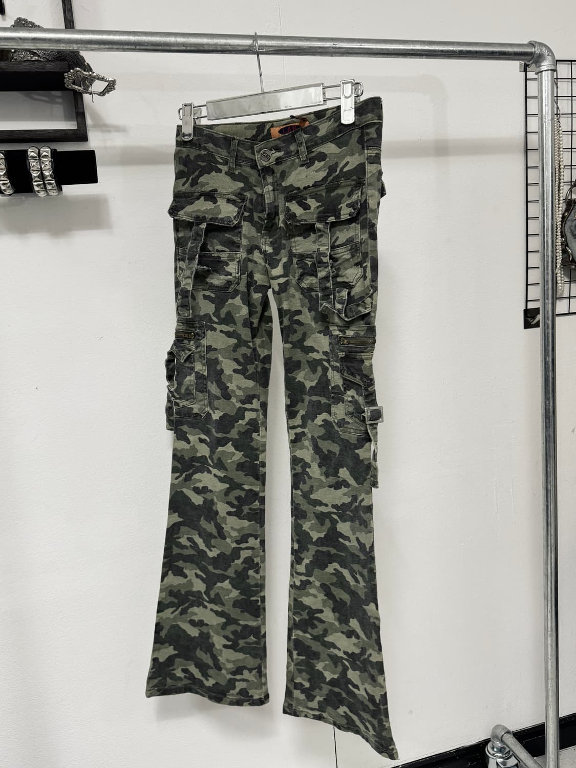 Camo pattern boots cut pants 상품이미지1