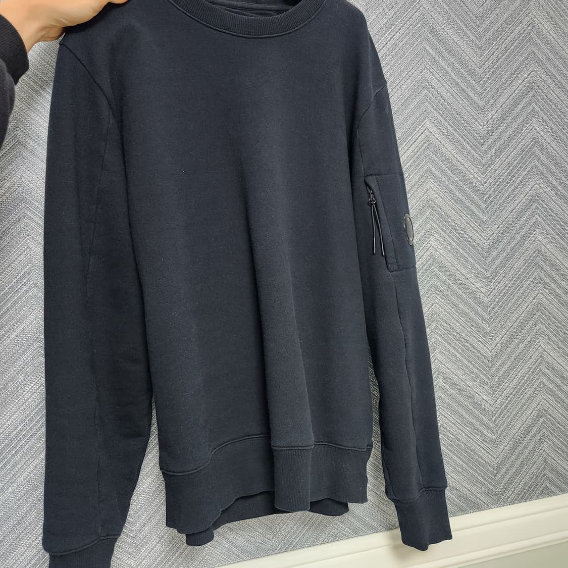 CP COMPANY 맨투맨 블랙 100 (L) 상품이미지3