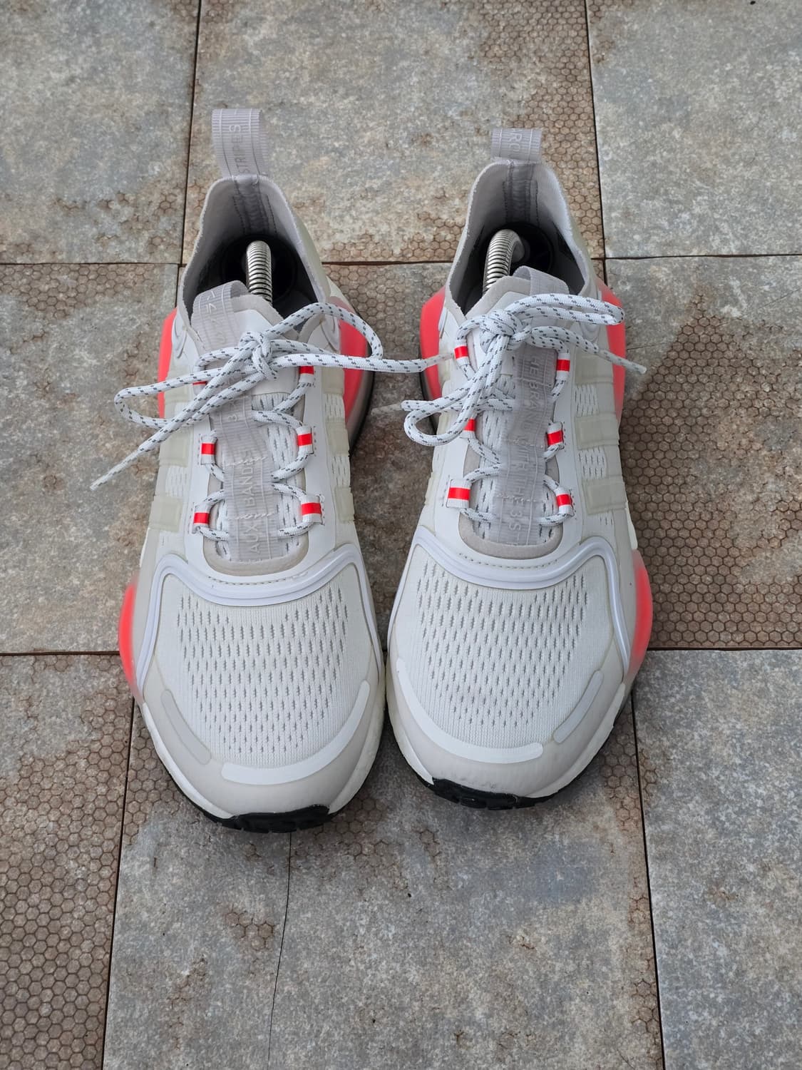 (240)아디다스 nmd v3 클라우드 화이트 상품이미지2