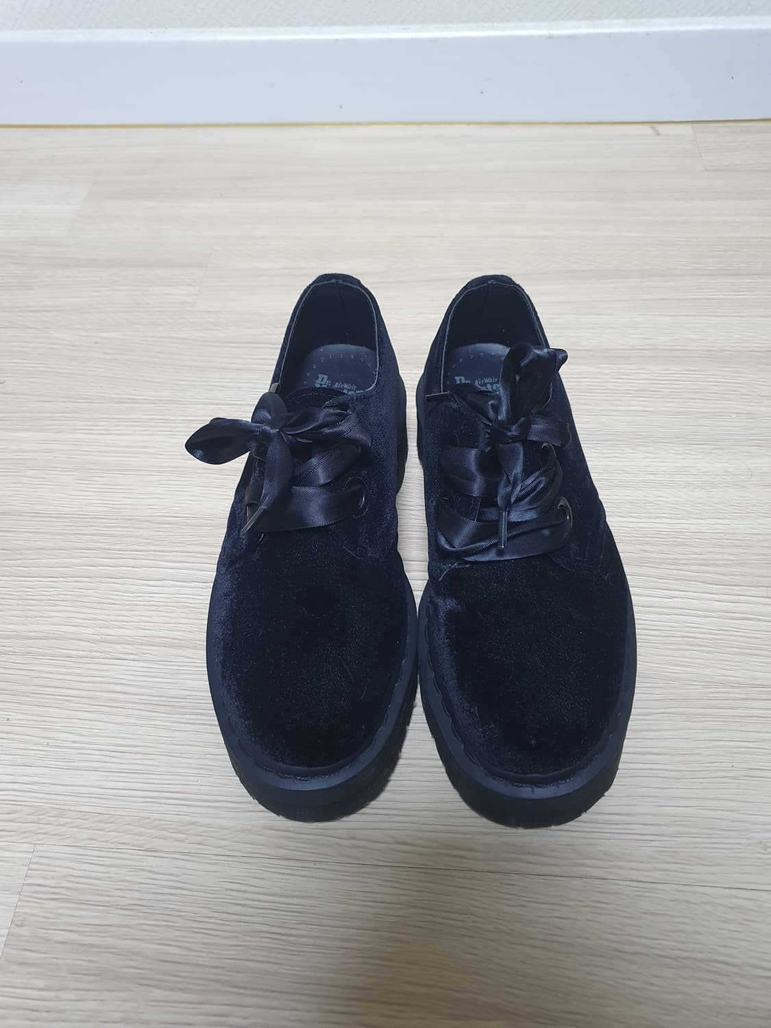 닥터마틴 홀리 벨벳 블랙 플랫폼 슈즈 240 상품이미지3