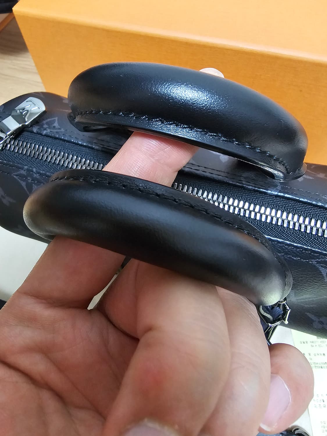 루이비통 이클립스 키폴 반둘리에25 크로스백 (새상품) 상품이미지8