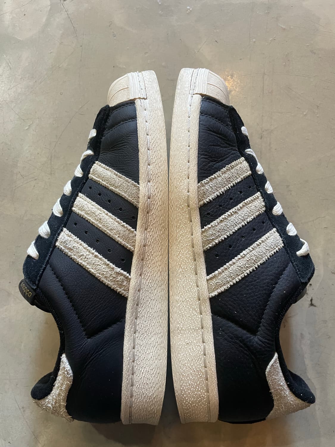 아디다스 슈퍼스타 82 블랙 화이트 상품이미지5