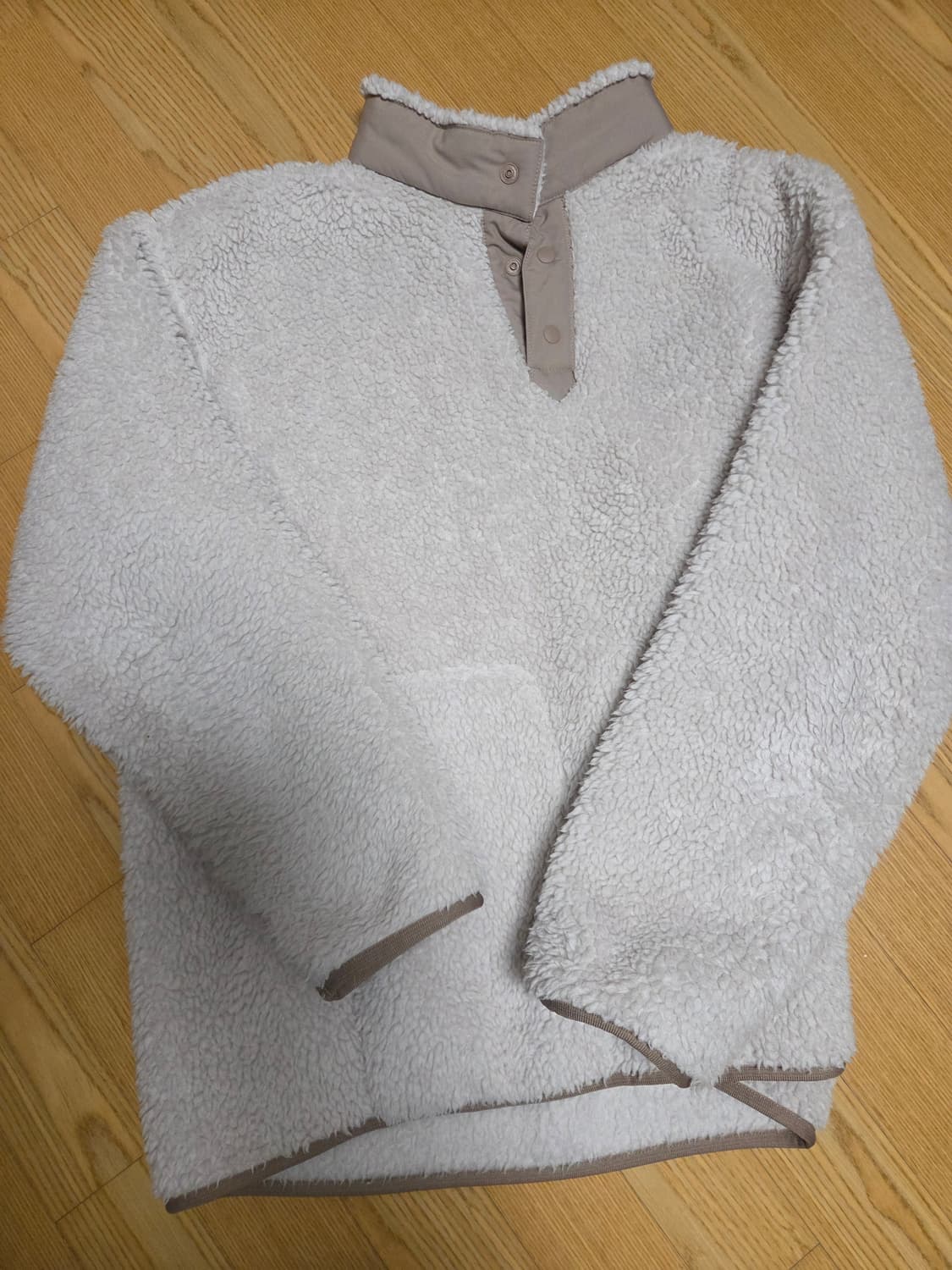 유니클로 화이트마운티니어링 플리스 L 상품이미지1