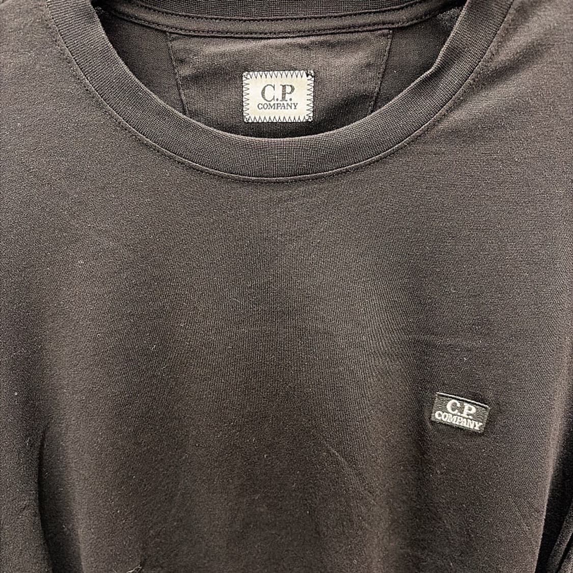 (정품/새상품)CP COMPANY 씨피컴퍼니 남성 블랙 로고 패치 티셔츠 상품이미지2