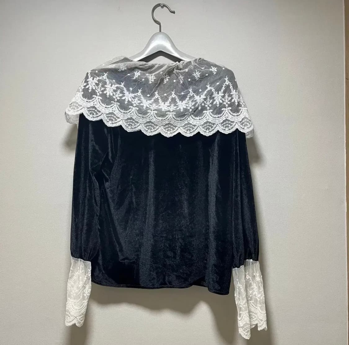 레트로문 블랙 레이스 블라우스 상품이미지2