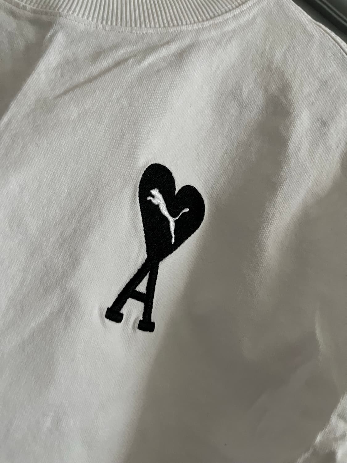 아미 x 퓨마 22FW 크롭반팔 xs사이즈 상품이미지2