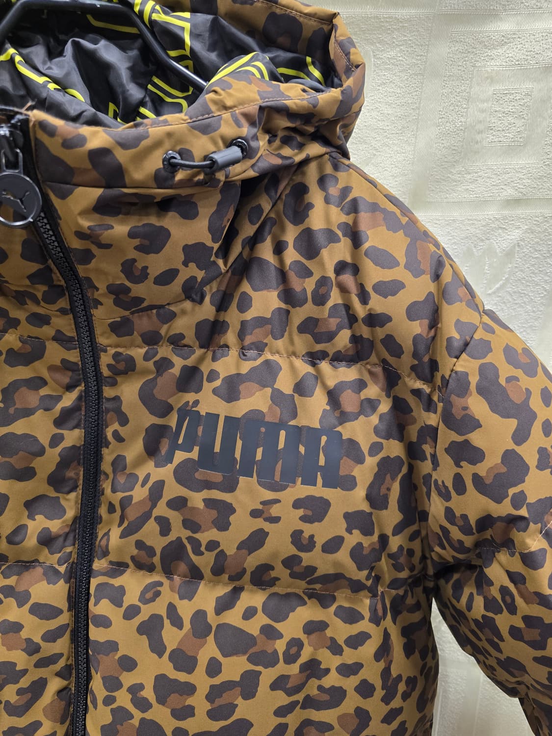 거의새거) 푸마 레오파드 패딩 점퍼 M (66) 상품이미지3