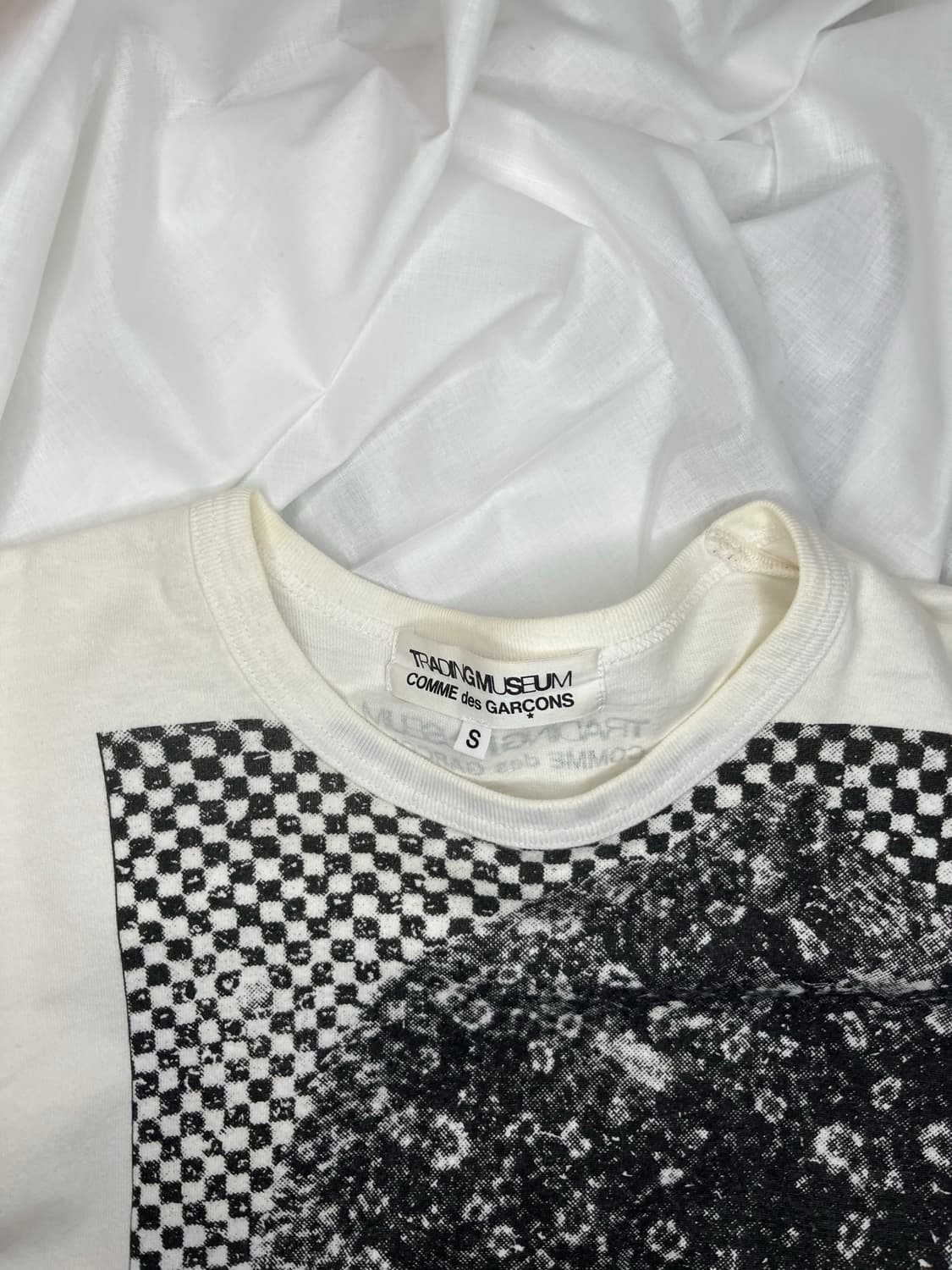 꼼데가르송 트레이딩 뮤지엄 그래픽 티셔츠 상품이미지3