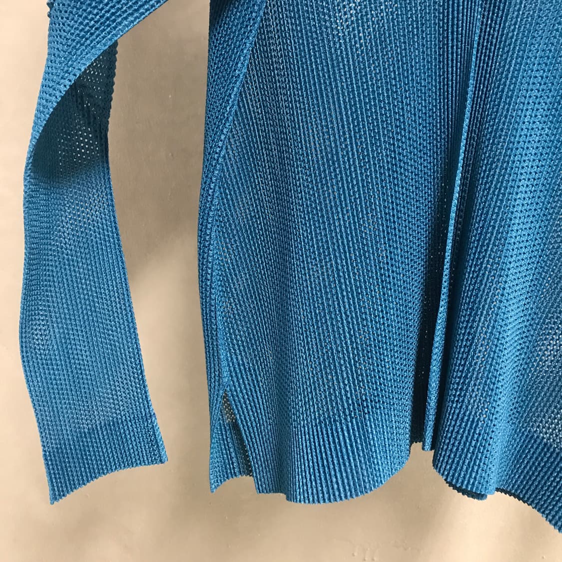 이세이 미야케 플리츠 플리즈 메쉬 가디건 블루 3(W) 상품이미지4