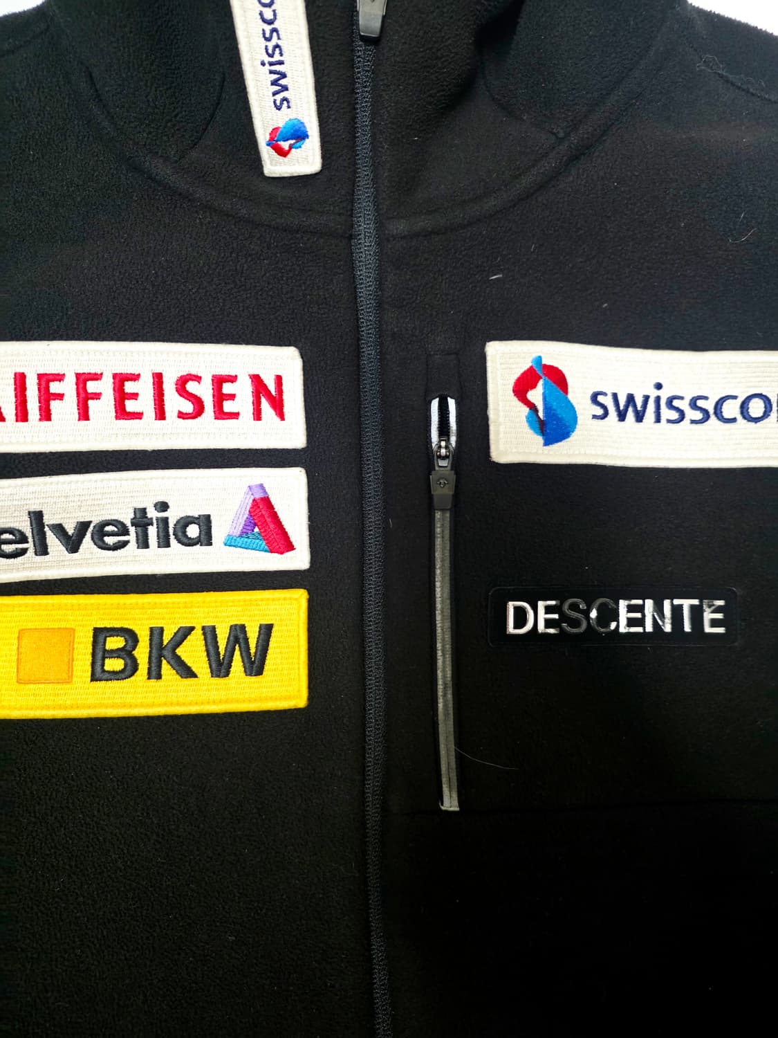 [데상트] 아우디 스위스 스키팀 패치 블랙 후리스 후드 집업 100 상품이미지2