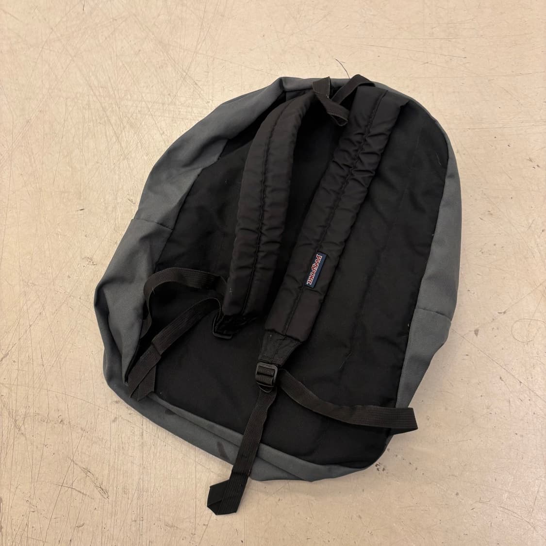 잔스포츠 그레이 백팩 상품이미지3