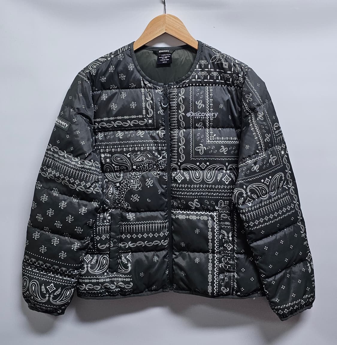 디스커버리 여성 페이즐리 구스다운 경량패딩 95 상품이미지1