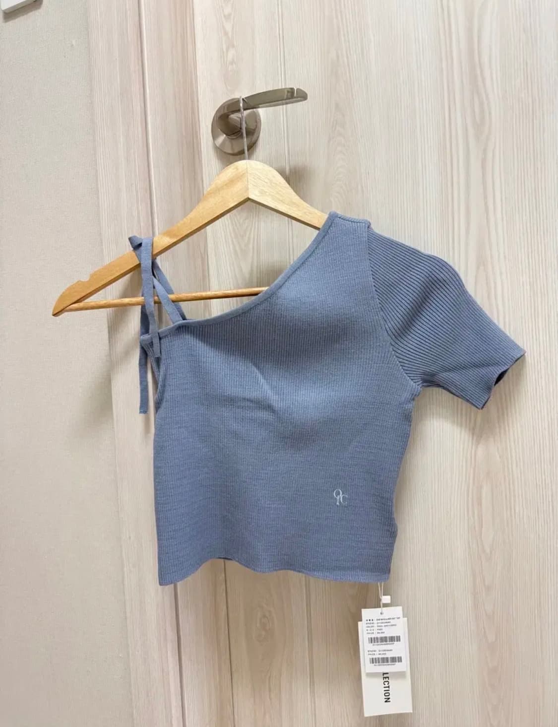 [OiOi새상품]ONE SHOULDER KNIT TOP  상품이미지2