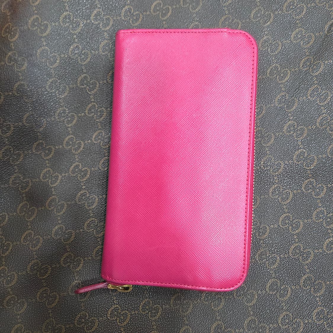 프라다 삼각로고 장지갑 상품이미지4