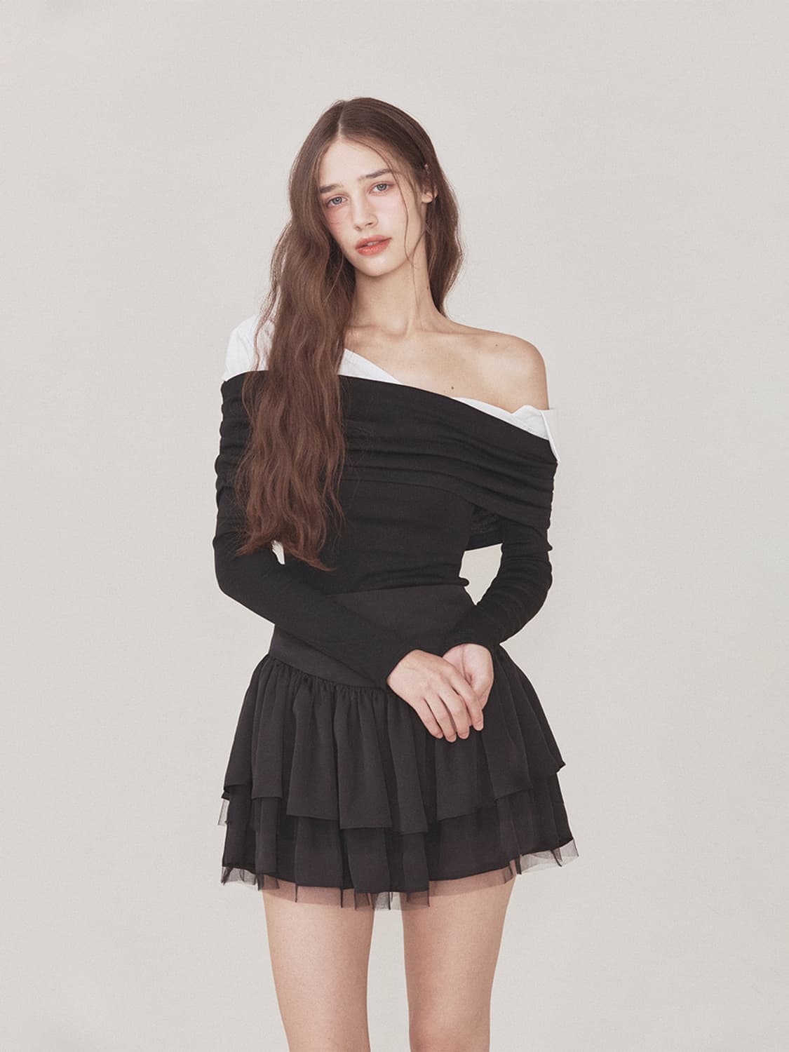 장원영 착용 페인오어플레져 - 릴리 탑 블랙S 상품이미지4